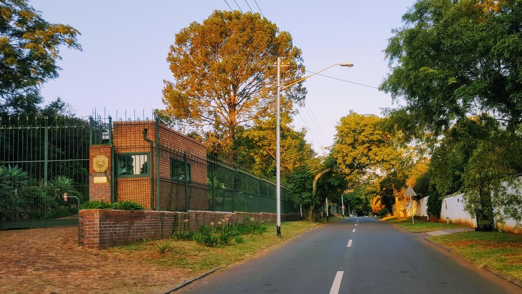 800@Merton Pretoria-Noord Esterno foto