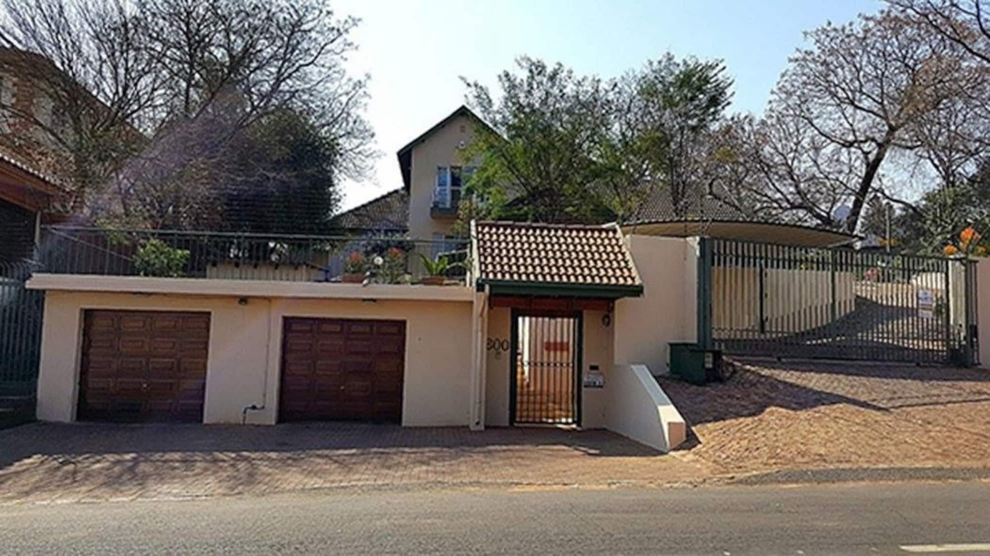 800@Merton Pretoria-Noord Esterno foto
